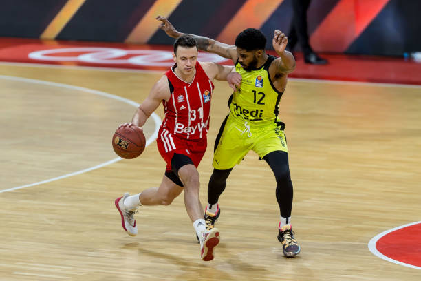 与欧洲主流 与欧洲主流