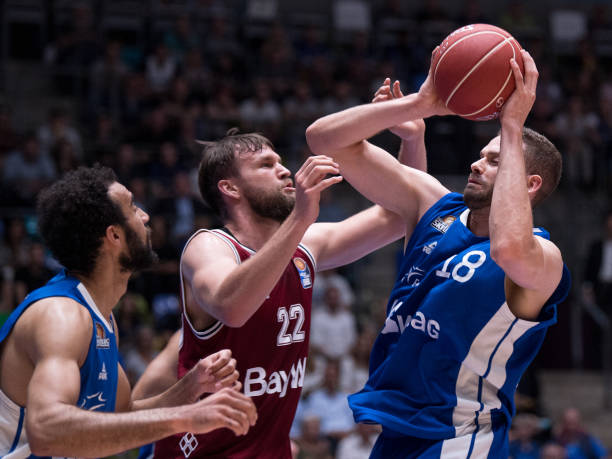 也是坚持与 也是坚持与